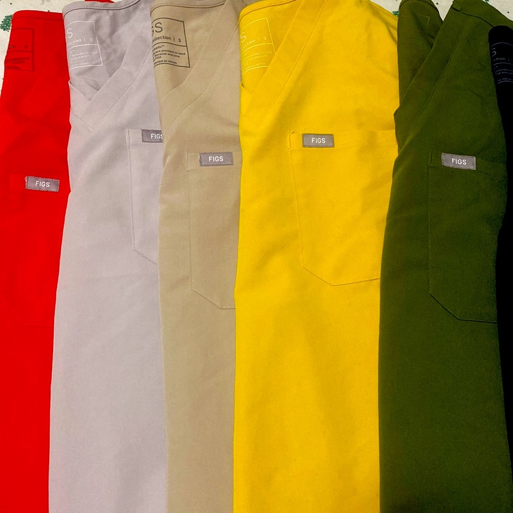 Small scrub top figs brand